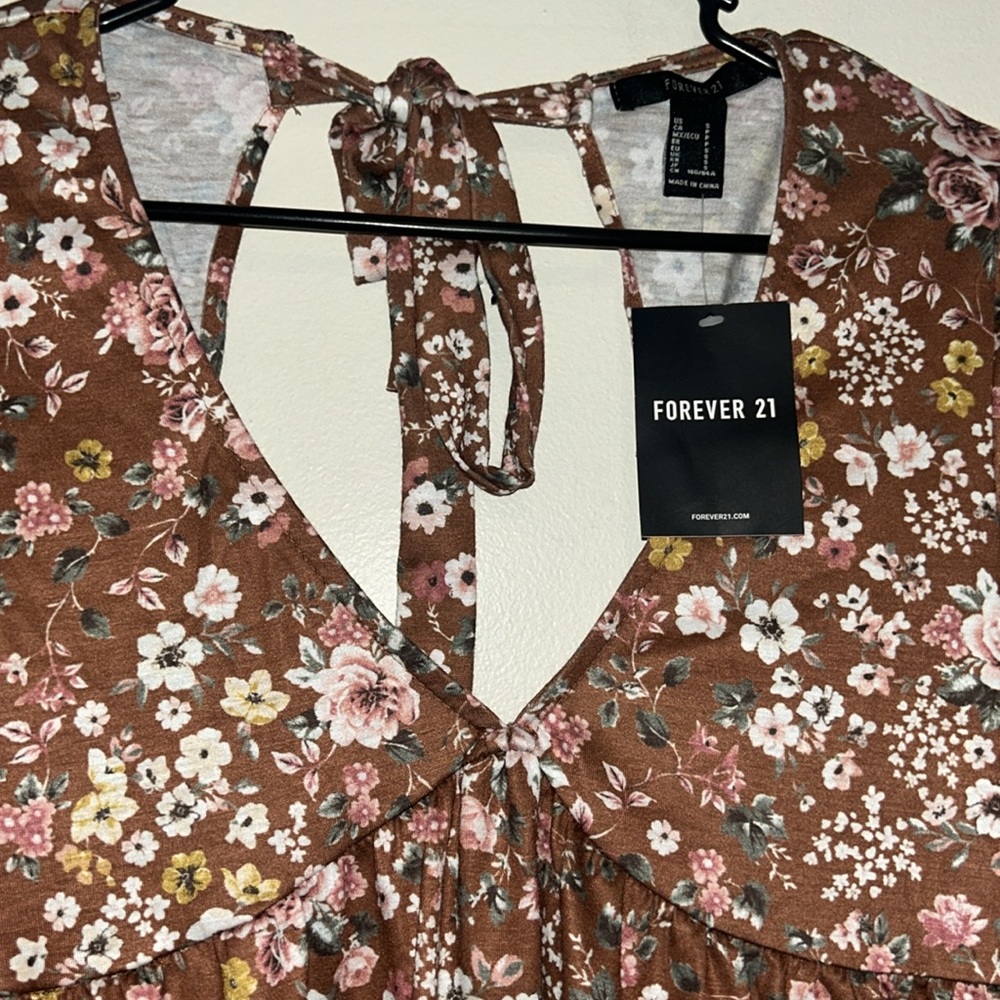 Floral top - Picture 2 of 7